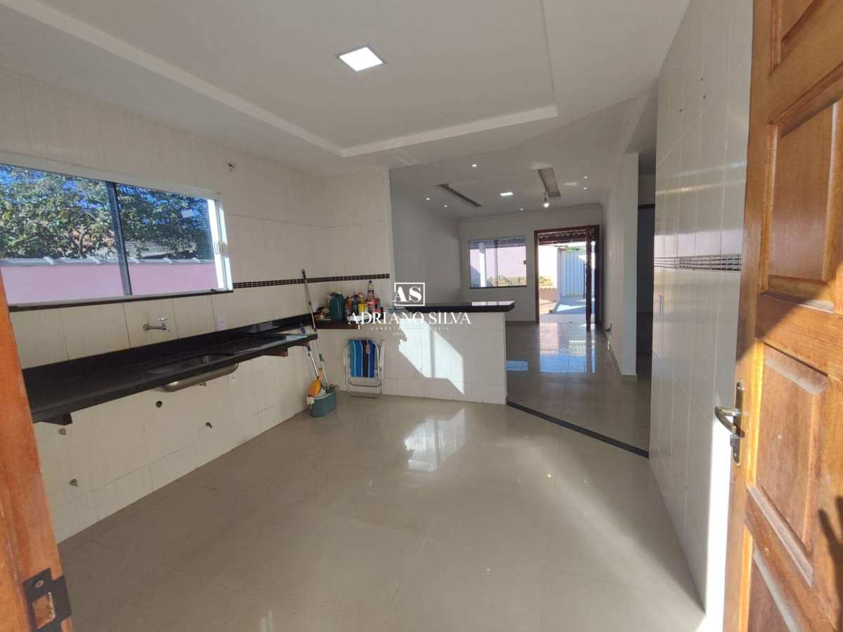 Casa à venda em Maricá, Jardim Atlântico Leste (Itaipuaçu), com 3 quartos, 100m² - Adriano Silva - Consultor Imobiliário